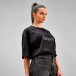 T-shirt unissexo em algodão orgânico, corte oversize 240 g/m² Paloma cor preto terceira vista ambiente