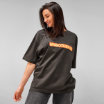 T-shirt unissexo em algodão orgânico, corte oversize 240 g/m² Paloma cor lilás quarta vista ambiente