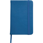 Caderno A6 em PU reciclado com fecho elástico, folhas pautadas cor azul primeira vista