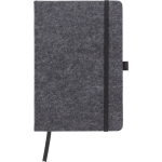 Caderno A5 em feltro reciclado com fecho elástico, folhas pautadas cor cinzento-escuro primeira vista