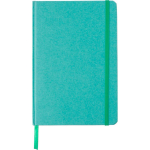 Caderno A5 em cartão reciclado com marcador, folhas pautadas cor verde primeira vista