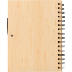 Caderno de bambu com caneta de tinta azul tamanho A5 e folhas pautadas quinta vista