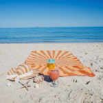 Toalha de praia em RPET com tecnologia de secagem rápida 100x180cm cor cor-de-laranja sétima vista