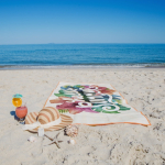 Toalha de praia em RPET com tecnologia de secagem rápida 100x180cm cor cor-de-laranja oitava vista