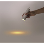 Candeeiro de secretária e lanterna 2 em 1 com luz regulável em 3 modos cor branco vista fotografia