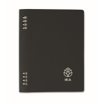 Caderno A5 recarregável com capa em PU reciclado e folhas pautadas cor preto vista principal