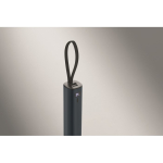 Powerbank alumínio reciclado com indicador de bateria e cabo 5.000mAh cor azul-marinho vista fotografia terceira vista