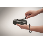 Kit de emergência 3 em 1 com rádio AM/FM e lanterna LED em saco térmico cor preto vista fotografia