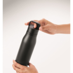 Garrafa térmica aço inoxidável reciclado com asa e tampa 500 ml cor preto vista fotografia segunda vista
