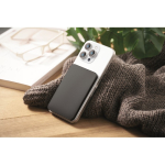 Powerbank magnética ultrafina em alumínio reciclado com cabo 5.000mAh cor preto vista conjunto