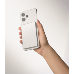 Powerbank magnética em alumínio reciclado com cabo e anel 5.000mAh cor prateado mate vista fotografia quarta vista