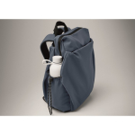 Mochila de nylon repelente à água compatível com portátil de 16” cor preto mate vista fotografia quarta vista
