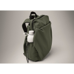 Mochila de nylon repelente à água compatível com portátil de 16” cor verde-escuro vista fotografia quarta vista