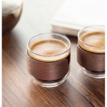 Set 2 chávenas de café em vidro com banda de madeira de nogueira 120 ml cor madeira segunda vista conjunto
