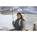 Guarda-chuva compacto dobrável em RPET com abertura automática Ø99 cor cinzento-claro imagem de estilo de vida 2