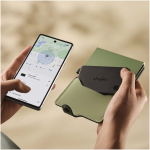 Cartão localizador recarregável compatível com Apple e Android Chipolo cor grafite imagem de estilo de vida