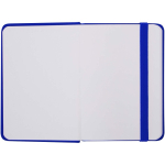 Caderno A7 capa dura em pele sintética com fecho elástico e pautado cor azul real terceira vista frontal