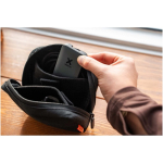 Carregador de viagem rápido com portas USB-C e USB-A 65W Xtorm cor preto imagem de estilo de vida