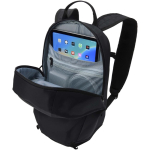Mochila compacta Thule de 12 L para o dia a dia com detalhes refletoras cor preto terceira vista