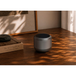 Altifalante sem fios compacto com Bluetooth 5.3 e som de 3W cor cinzento vista de ambiente