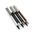 Esferográfica triangular em plástico reciclado com clique, tinta azul cor preto vista geral
