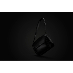 Bolsa a tiracolo com RFID e capacidade de 9,8 L Swiss Peak 15,6'' cor preto vista de ambiente