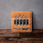 Conjunto de queijos com tábua de carvalho europeu Boska 29 x 29 cm cor castanho