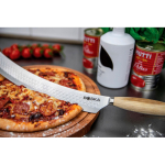 Faca para pizza e queijo Boska em aço inoxidável com dupla pega cor prateado vista de ambiente 2