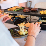 Raclette de mesa com placa reversível antiaderente Boska cor preto