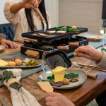 Raclette de mesa com placa reversível antiaderente Boska cor preto