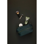 Necessaire expansível de plástico reciclado com fecho resistente 7L cor verde vista de ambiente
