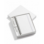 Set caneta alumínio com tinta azul e caderno A5 em PU com pautado cor branco primeira vista
