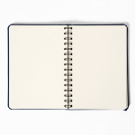 Set caneta alumínio com tinta azul e caderno A5 em PU com pautado vista detalhe 7