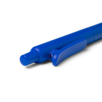 Caneta com clipe em pinça a condizer, plástico mate e tinta azul cor azul real vista detalhe 2