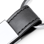 Porta-chaves metálico com fita em pele sintética para personalização cor preto vista detalhe 2