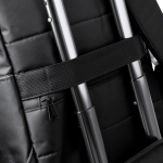 Mochila para portátil em nylon reciclado com bolso antirroubo 16'' cor preto vista detalhe 4