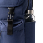 Mochila em poliéster reciclado com aba e fivelas 15'' cor azul-marinho vista detalhe 1