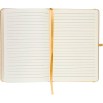 Caderno A5 com capa rígida em kraft, elástico e folhas pautadas cor dourado terceira vista