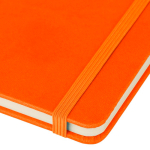 Caderno A5 capa em PU reciclado, marcador de página e folhas pautadas cor cor-de-laranja terceira vista