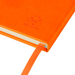 Caderno A5 capa em PU reciclado, marcador de página e folhas pautadas cor cor-de-laranja quinta vista