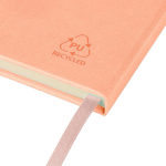 Caderno A5 capa em PU reciclado, marcador de página e folhas pautadas cor cor-de-rosa terceira vista