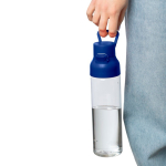Garrafa tritan transparente com tampa colorida e fecho de clique 750ml cor azul sexta vista