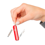 Canivete Victorinox em aço inoxidável formato porta-chaves 6 funções cor vermelho quinta vista