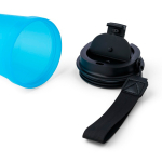 Copo de plástico com tampa de rosca e cordão de pulso 350ml cor azul-claro quinta vista
