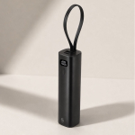 Power bank em alumínio reciclado com cabo tipo C integrado 5000mAh