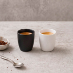 Chávena de café expresso em cerâmica com acabamento mate 80ml cor preto vista de ambiente 