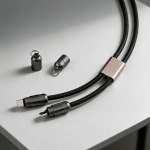 Cabo carregamento USB-C com liga de zinco e fita ajustável 60W cor preto vista de ambiente 