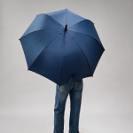 Guarda-chuva em pongee com abertura automática e 8 painéis ø106 cor azul-marinho vista de ambiente 