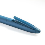 Caneta elegante de plástico reciclado emborrachado com tinta azul cor azul petróleo
