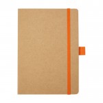 Caderno de papel reciclado, porta-caneta, folhas A5 pautadas cor cor-de-laranja segunda vista frontal